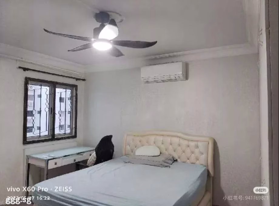 单间出租 • 武吉巴督 • 339 Bukit Batok Street 34 • S$1200 • 4房(3臥室) • 主人房 照片