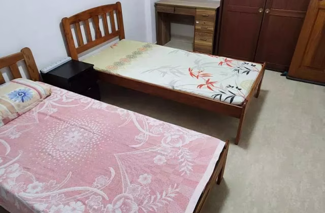单间出租 • 三巴旺 • 174 Woodlands Street 13 • S$450 • 5房(4臥室) • 床位出租