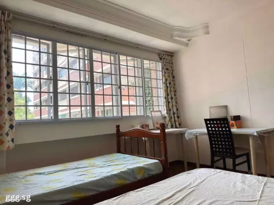 单间出租 • 新加坡河 • 853 Hougang Central • S$1400 • 5房(4臥室) • 普通房 照片