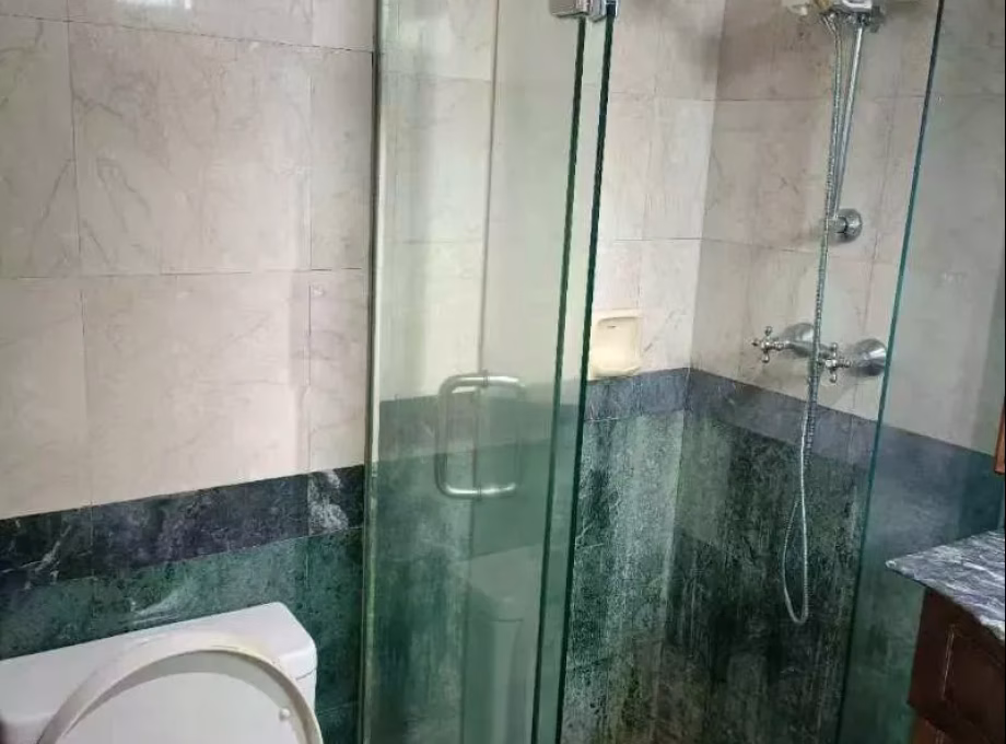 单间出租 • 红山 •  Springdale Condo • S$1800 • 住宅公寓 • 主人房 照片