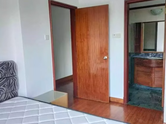 单间出租 • 红山 •  Springdale Condo • S$1800 • 住宅公寓 • 主人房 照片