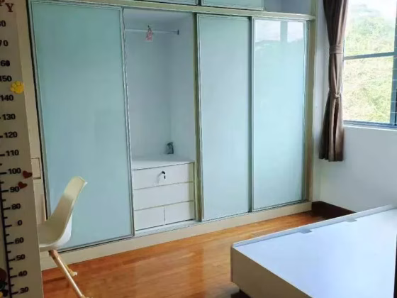 单间出租 • 红山 •  Springdale Condo • S$1800 • 住宅公寓 • 主人房 照片