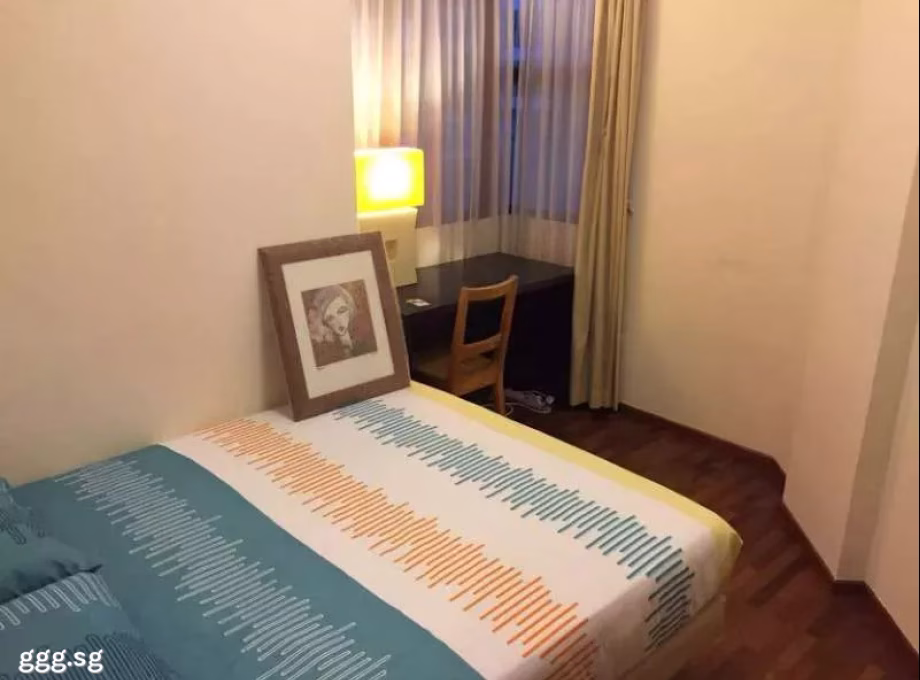 单间出租 • 兀兰 •  Charleston • S$1650 • 住宅公寓 • 普通房 照片