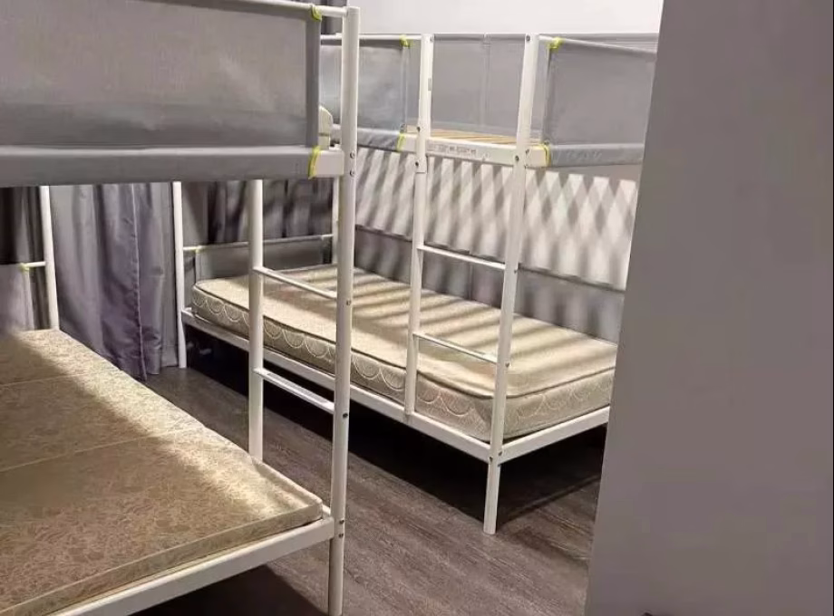 单间出租 • 梧槽 •  Symphony Suites • S$1300 • 共管公寓 • 普通房 照片