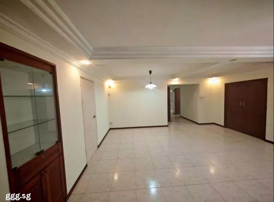 整套出租 • 后港 • 305 Canberra Road • S$3800 • 执行组屋 • 1565ft² / 145m² 照片