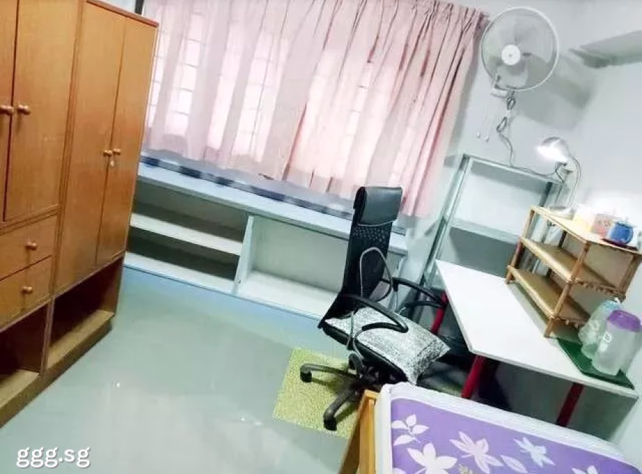 单间出租 • 林厝港 • 257 Boon Lay Drive • S$840 • 4房(3臥室) • 普通房 照片