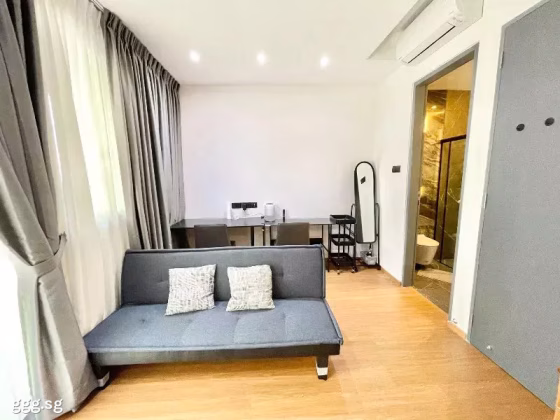 单间出租 • 新加坡河 • LOWLAND ROAD (547405) • S$2000 • 联排排屋 • 主人房 照片