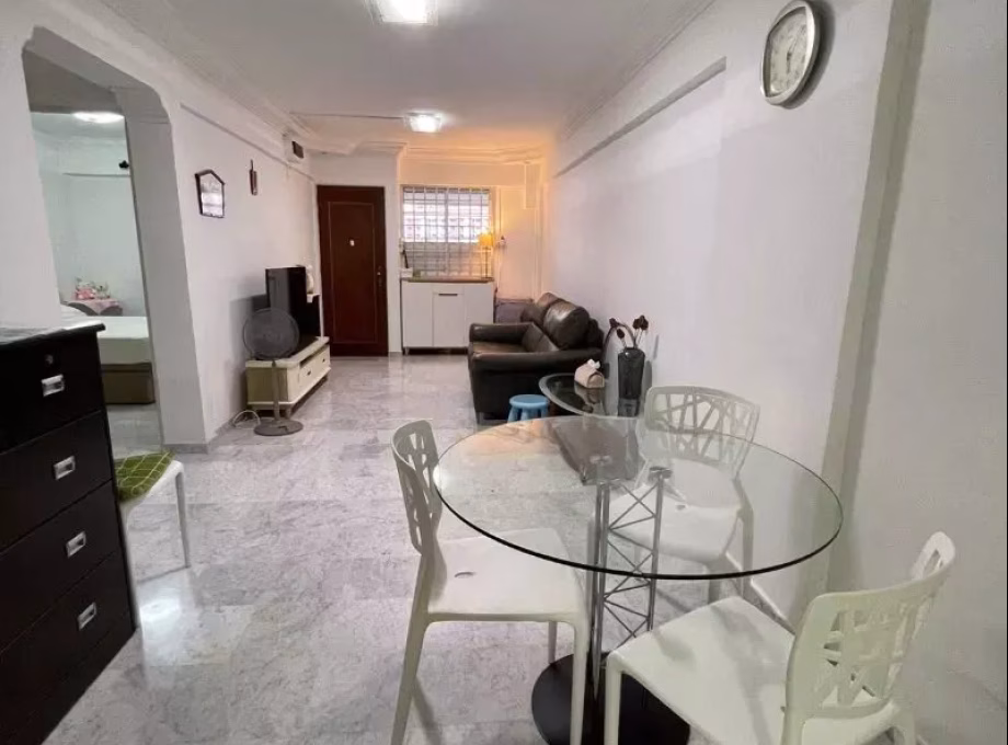 整套出租 • 武吉班让 • 320 Clementi Avenue 4 • S$3300 • 3房(2臥室) • 721ft² / 66m² 照片