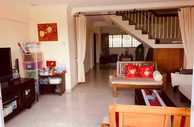 单间出租 • 巴耶利峇 • 322A Jurong East Street 31 • S$1000 • 执行组屋 • 普通房
