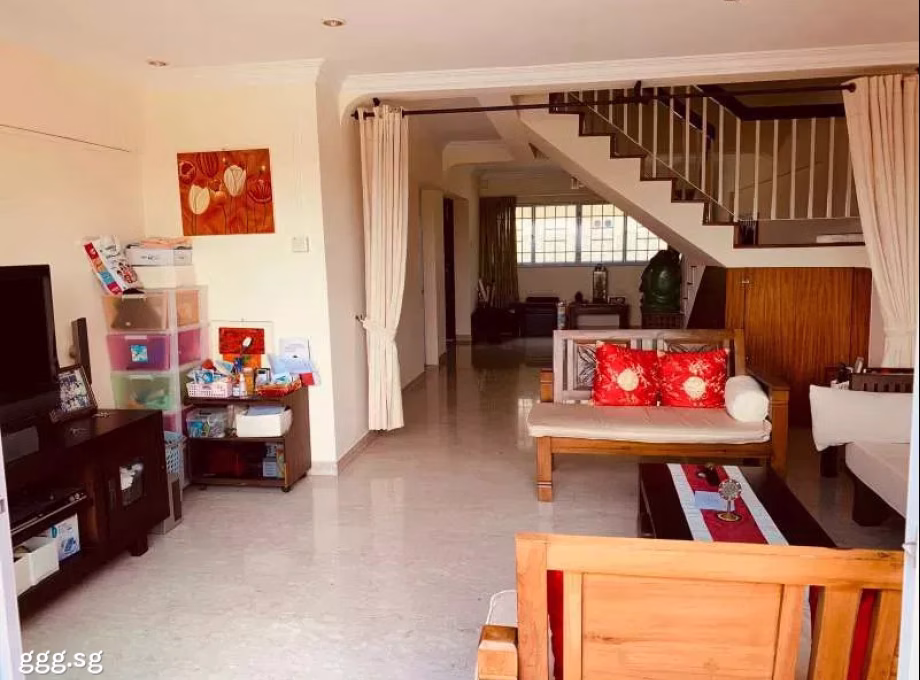 单间出租 • 巴耶利峇 • 322A Jurong East Street 31 • S$1000 • 执行组屋 • 普通房 照片