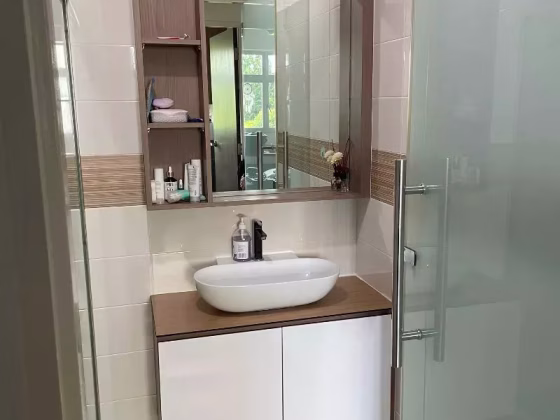单间出租 • 梧槽 • 502B Yishun Street 51 • S$1200 • 3房(2臥室) • 主人房 照片