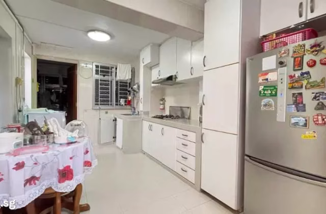 单间出租 • 宏茂桥 • 405 Pasir Ris Drive 6 • S$850 • 3房(2臥室) • 普通房