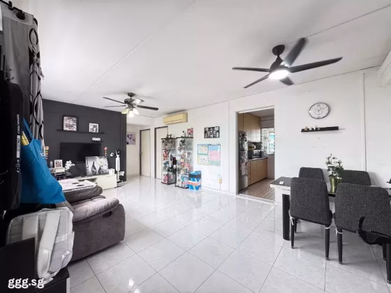 房屋出售 • 三巴旺 • 618 Woodlands Avenue 4 • S$560000 • 3房(2臥室) • 1033ft² / 95m² 照片