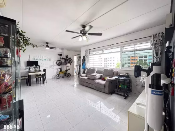 房屋出售 • 三巴旺 • 618 Woodlands Avenue 4 • S$560000 • 3房(2臥室) • 1033ft² / 95m² 照片