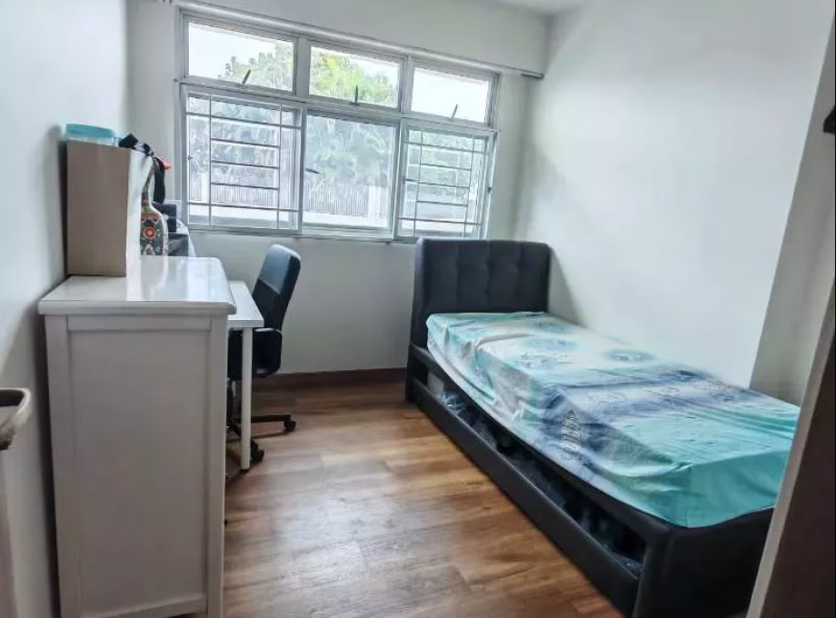 单间出租 • 后港 • 102A Canberra Street • S$700 • 5房(4臥室) • 普通房 照片