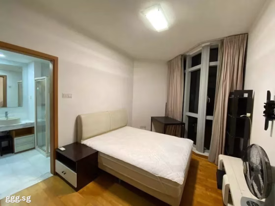 单间出租 • 武吉巴督 •  Hillview Regency • S$1800 • 共管公寓 • 主人房 照片