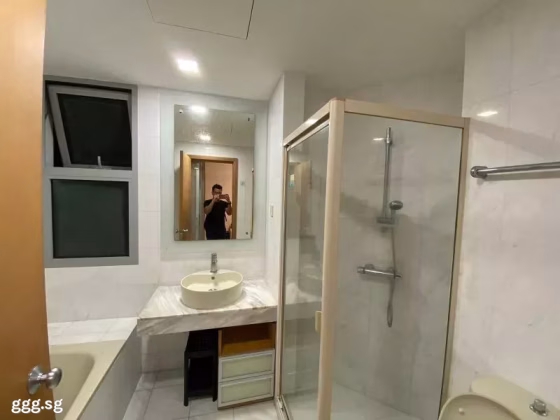 单间出租 • 武吉巴督 •  Hillview Regency • S$1800 • 共管公寓 • 主人房 照片