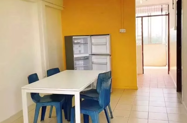 整套出租 • 林厝港 • JURONG WEST AVENUE 5 (649490) • S$1700 • 住宅公寓 • 430ft² / 39m²