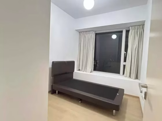单间出租 • 林厝港 •  The Centris • S$1400 • 住宅公寓 • 普通房 照片