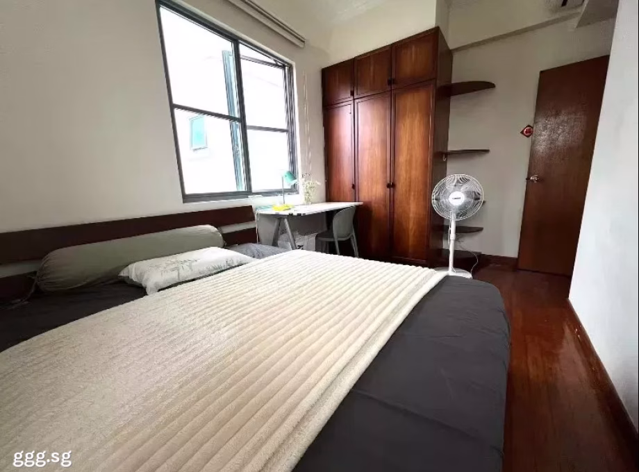 单间出租 • 红山 •  Springdale Condo • S$1250 • 5房(4臥室) • 普通房 照片