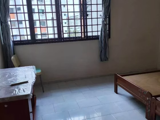 单间出租 • 梧槽 • 166 Yishun Ring Road • S$950 • 4房(3臥室) • 普通房 照片