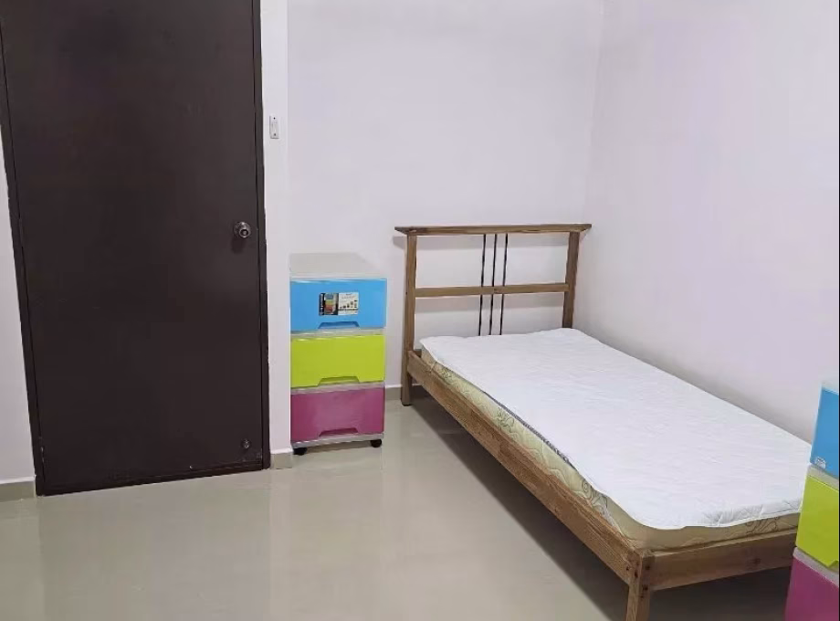 单间出租 • 林厝港 • 673 Jurong West Street 65 • S$950 • 3房(2臥室) • 普通房 照片