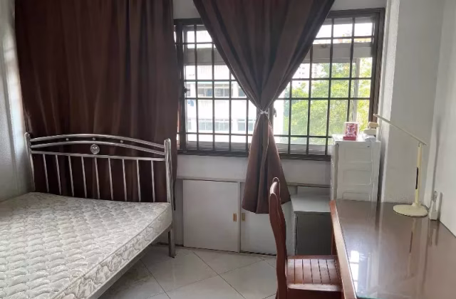 单间出租 • 林厝港 • 266 Boon Lay Drive • S$1100 • 4房(3臥室) • 普通房