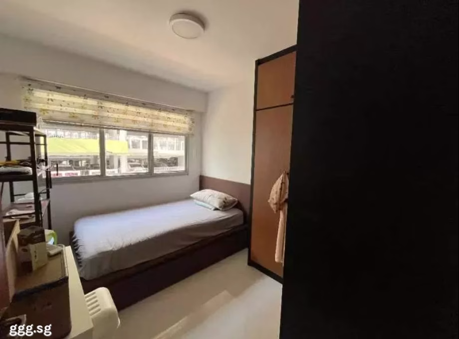 单间出租 • 梧槽 • 673A Yishun Avenue 4 • S$800 • 4房(3臥室) • 普通房 照片