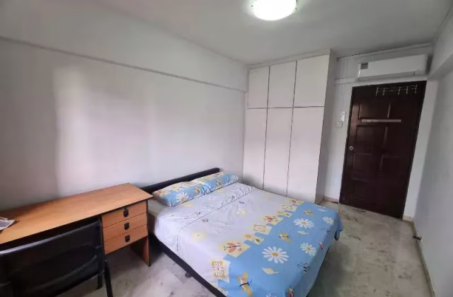 单间出租 • 林厝港 • 415 Jurong West Street 42 • S$900 • 5房(4臥室) • 普通房