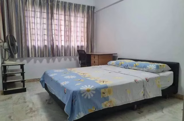 单间出租 • 林厝港 • 415 Jurong West Street 42 • S$1200 • 5房(4臥室) • 普通房