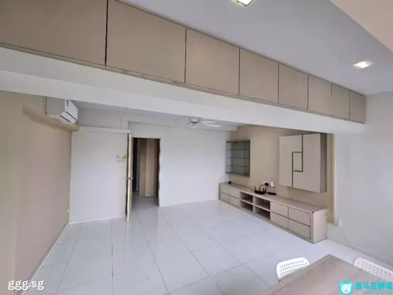 单间出租 • 西部集水区 • 149 Tampines Street 12 • S$1400 • 执行组屋 • 普通房 照片