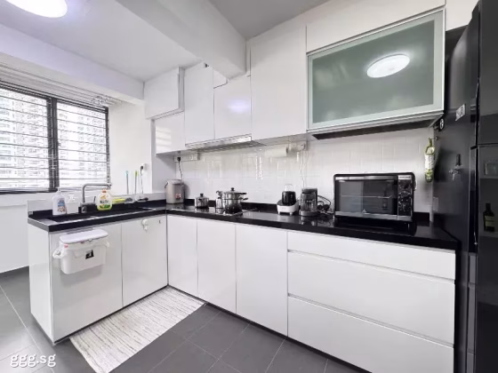 房屋出售 • 马林百列 • 126 Lorong 1 Toa Payoh • S$418000 • 3房(2臥室) • 721ft² / 66m² 照片