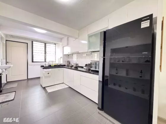 房屋出售 • 马林百列 • 126 Lorong 1 Toa Payoh • S$418000 • 3房(2臥室) • 721ft² / 66m² 照片