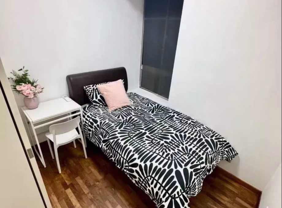 单间出租 • 欧南 •  Atrium Residences • S$1300 • 住宅公寓 • 普通房 照片