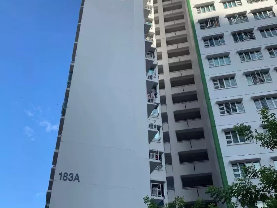 单间出租 • 三巴旺 • 183A Woodlands Street 13 • S$1000 • 4房(3臥室) • 普通房 照片