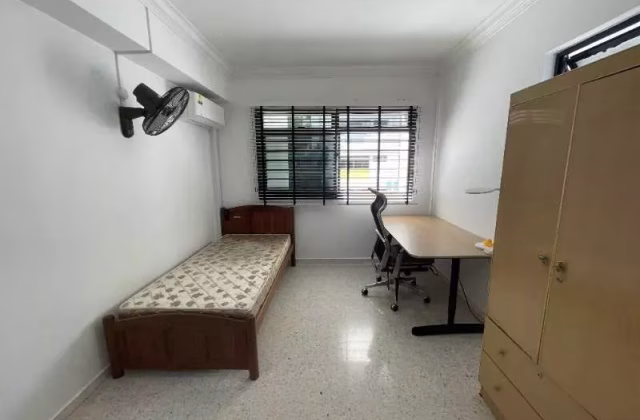 单间出租 • 三巴旺 • 898A Woodlands Drive 50 • S$800 • 4房(3臥室) • 普通房