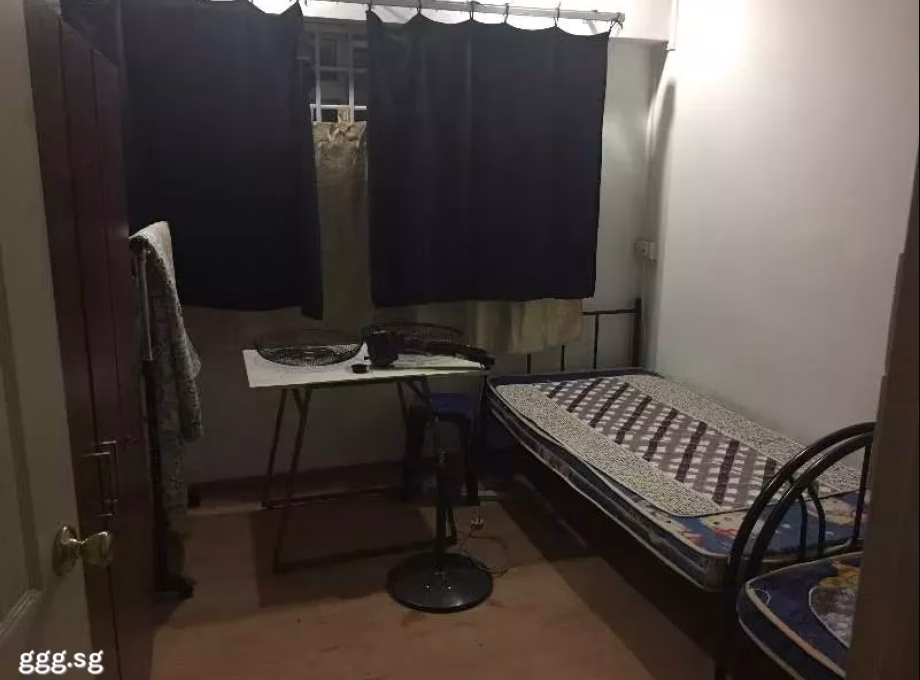 单间出租 • 宏茂桥 • 558 Pasir Ris Street 51 • S$400 • 4房(3臥室) • 普通房 照片