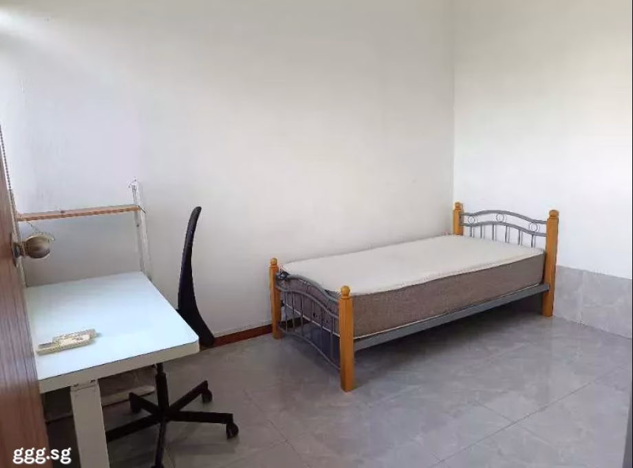 单间出租 • 林厝港 •  Lakepoint Condo • S$1200 • 共管公寓 • 普通房 照片