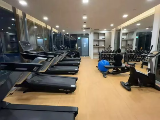 单间出租 • 蔡厝港 •  Normanton Park • S$2400 • 住宅公寓 • 主人房 照片