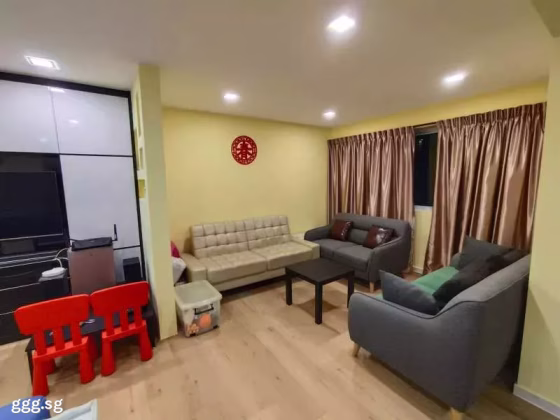 单间出租 • 三巴旺 • 703 Woodlands Drive 40 • S$900 • 3房(2臥室) • 普通房 照片