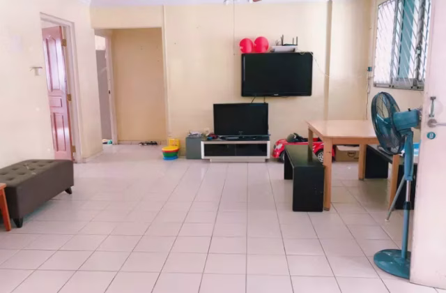 整套出租 • 林厝港 • 976 Jurong West Street 93 • S$3500 • 4房(3臥室) • 