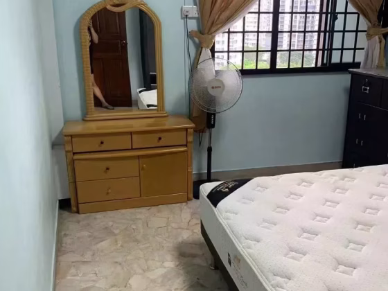 单间出租 • 纽顿 • 102 Jalan Rajah • S$1200 • 4房(3臥室) • 普通房 照片