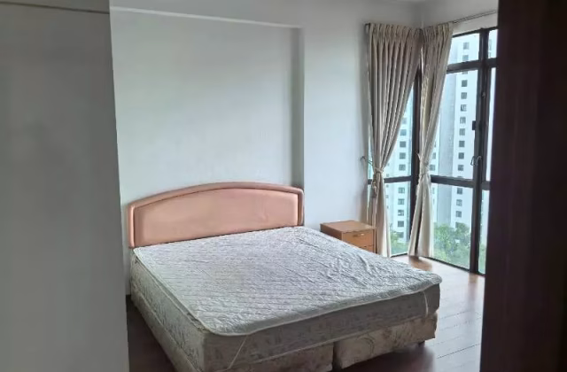 单间出租 • 巴耶利峇 •  Parc Oasis • S$2000 • 4房(3臥室) • 主人房