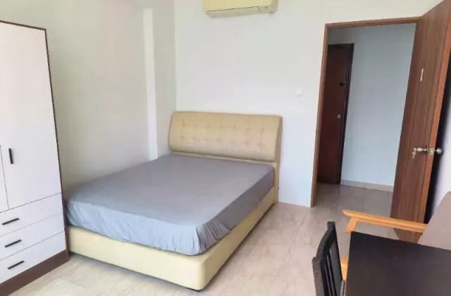 单间出租 • 诺维娜 •  Grand Regency • S$1000 • 住宅公寓 • 普通房