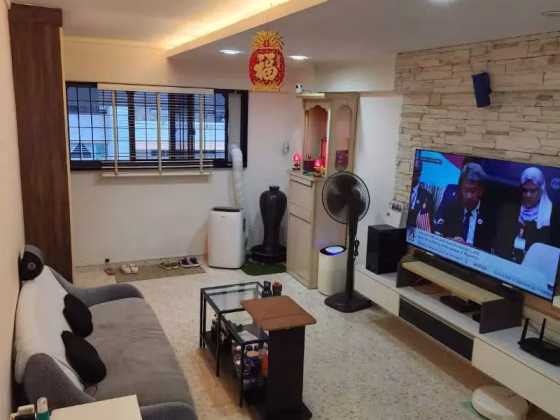 单间出租 • 西部集水区 • 818 Tampines Street 81 • S$1000 • 3房(2臥室) • 主人房 照片