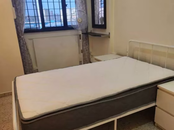 单间出租 • 西部集水区 • 818 Tampines Street 81 • S$1000 • 3房(2臥室) • 主人房 照片
