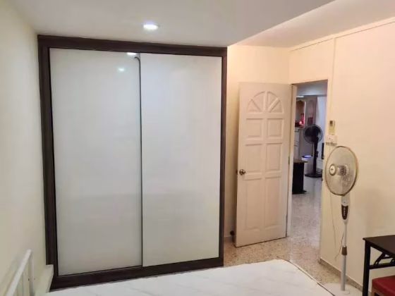 单间出租 • 西部集水区 • 818 Tampines Street 81 • S$1000 • 3房(2臥室) • 主人房 照片