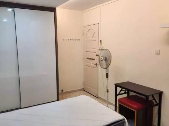 单间出租 • 西部集水区 • 818 Tampines Street 81 • S$1000 • 3房(2臥室) • 主人房 照片