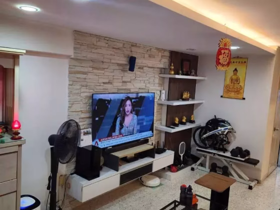 单间出租 • 西部集水区 • 818 Tampines Street 81 • S$1000 • 3房(2臥室) • 主人房 照片