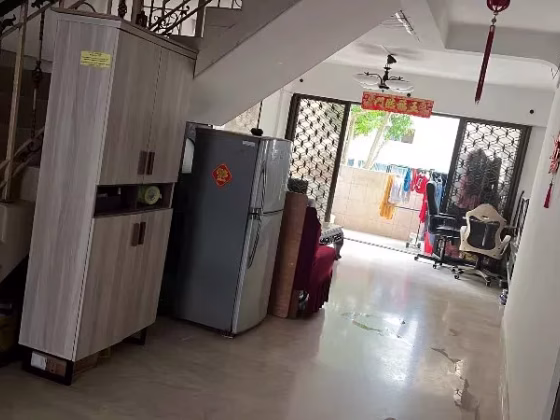 单间出租 • 新加坡河 • 234 Hougang Avenue 1 • S$400 • 5房(4臥室) • 普通房 照片